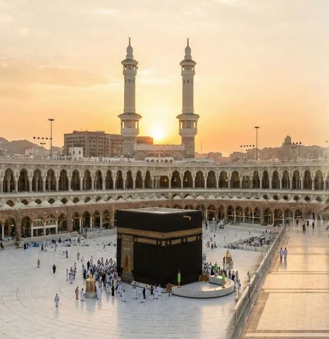 الكعبة المشرفة ومآذن المسجد الحرام